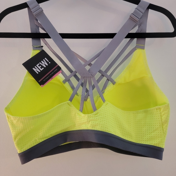 NWT Victoria's Secret VSX Lightweight Sport Bra - Picture 3 of 10